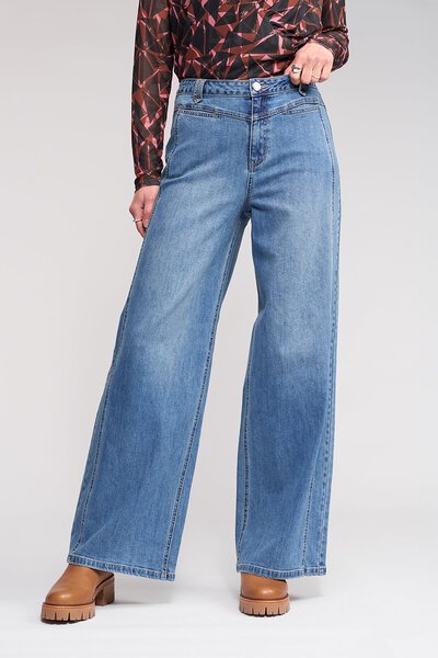 Knewe Label Hollie Jean-8.5.26-Hello Cyril.