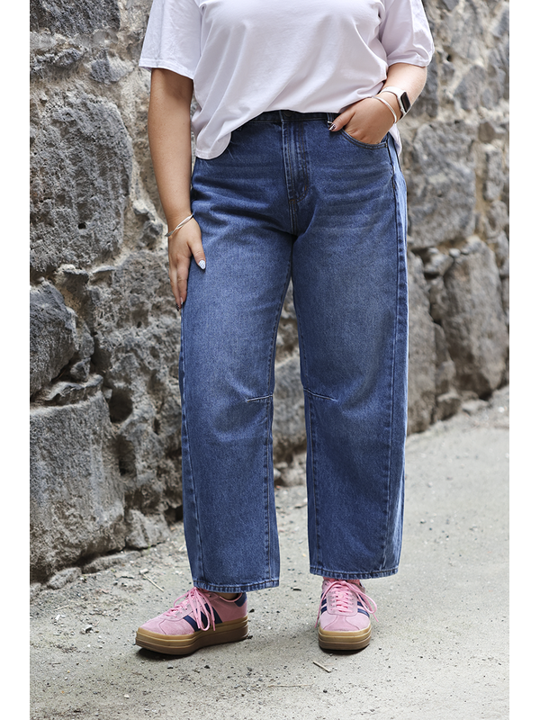 Wakee Harper Barrel Leg Jean
