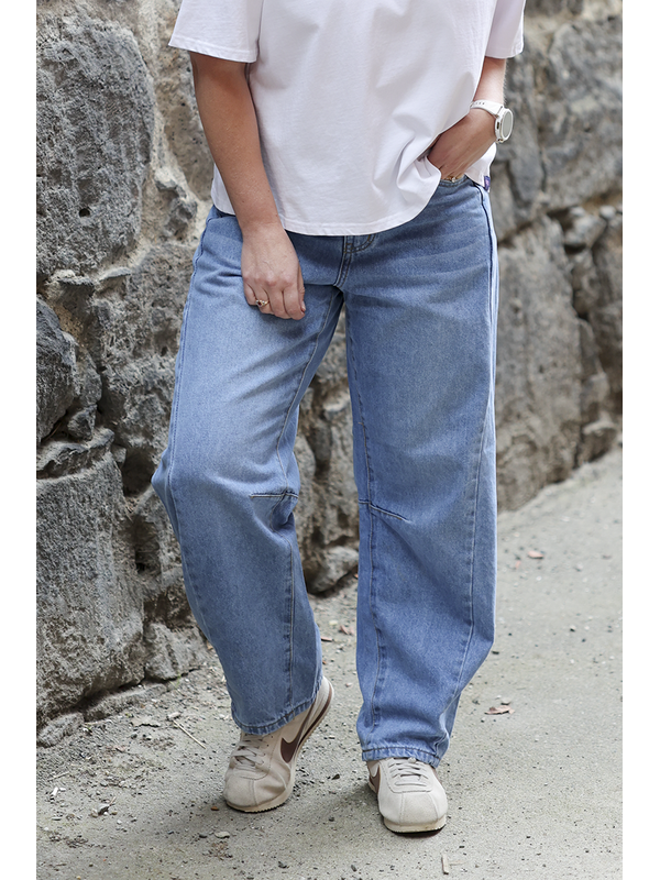Wakee Harper Barrel Leg Jean