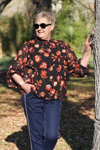 Memo Contrast Trim Top