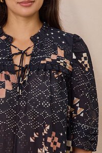 Design Nation Stash Top
