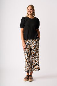 Oh Three Volume Sleeve Scoop Hem Top