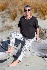 AE Luxe Leaf Embroiderey Linen Top