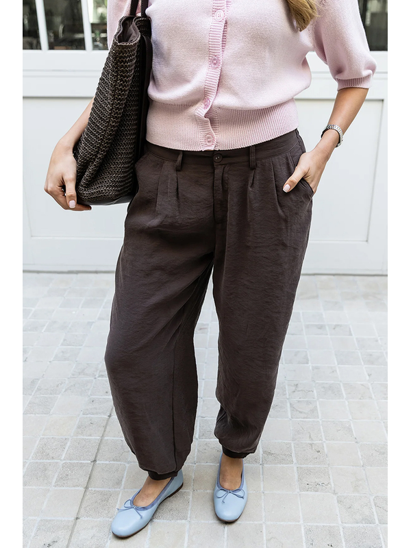 Foxwood Demi Pleated Pant